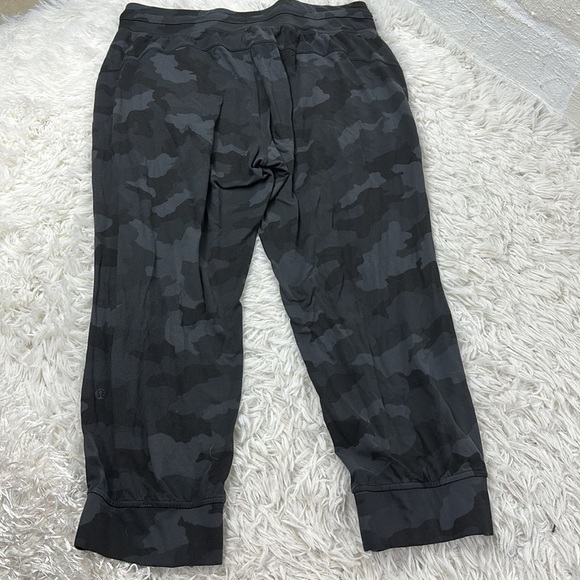 Lululemon Ready to Rulu Jogger Crop Heritage 365 Camo Deep Coal Multi - Picture 6 of 7